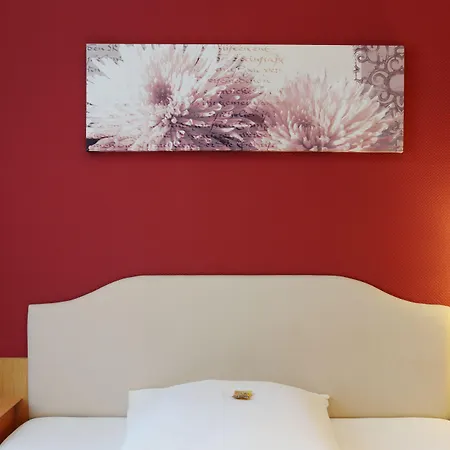 Hotel Nova 2*