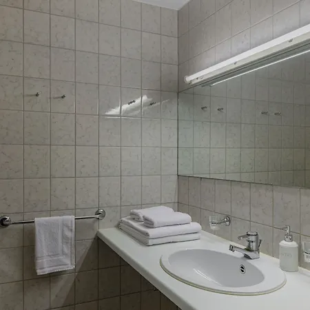 Nova Hotel 2*